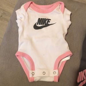 Nike outfit for newborn